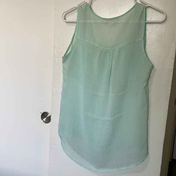 Flowy Tank - Picture 3 of 4
